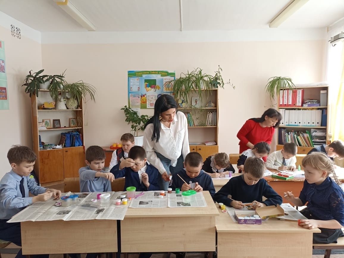 Педагоги Уруссинского центра детского творчества провели мастер классы для школьников района