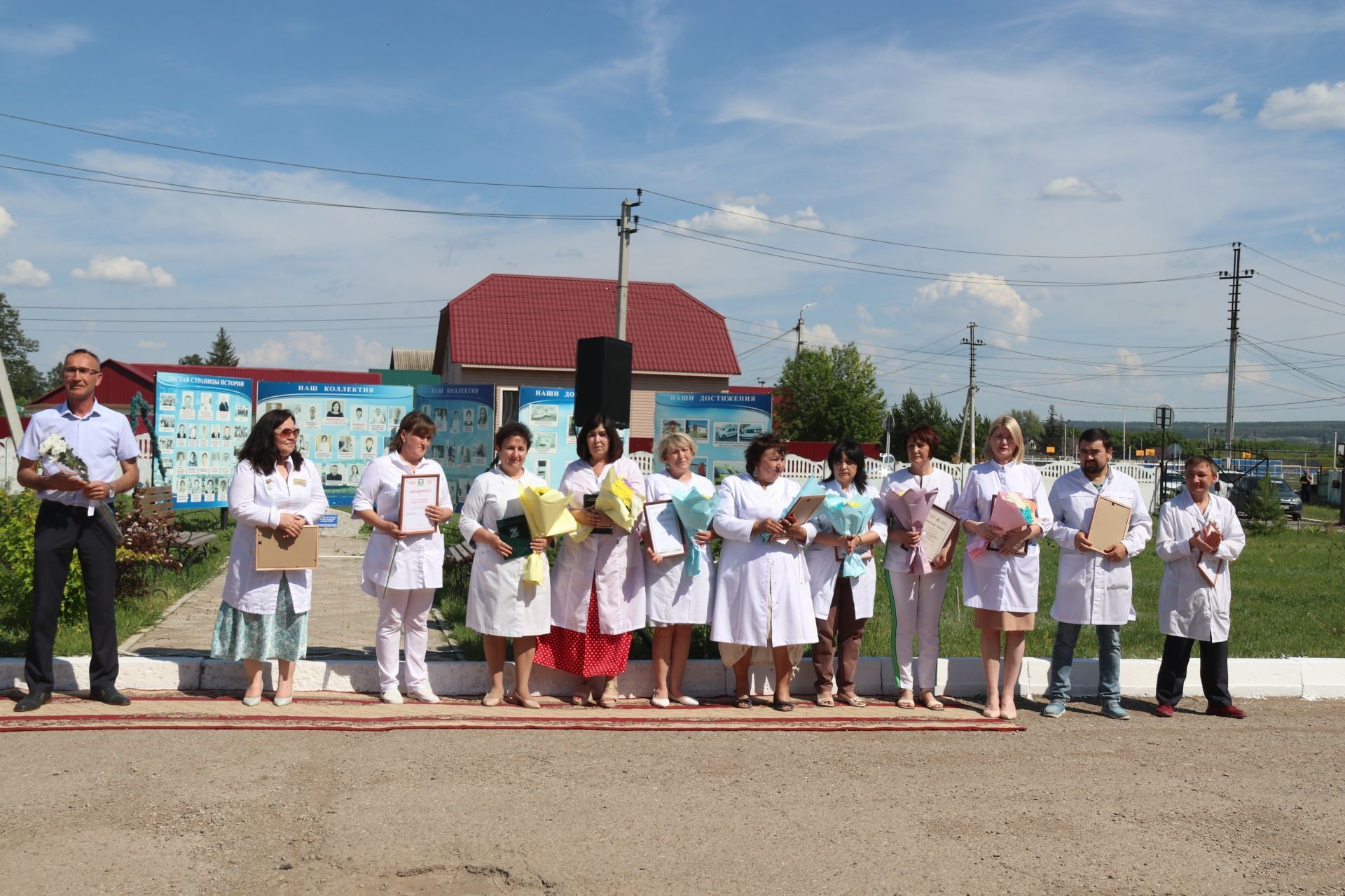 Урыссу үзәк район хастаханәсе биләмәсендә Медицина хезмәткәре көненә багышланган тантаналы чара узды