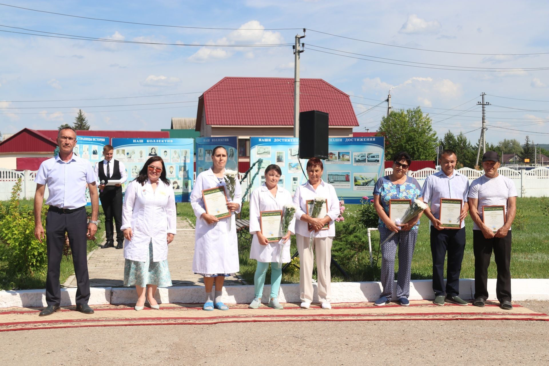 Урыссу үзәк район хастаханәсе биләмәсендә Медицина хезмәткәре көненә багышланган тантаналы чара узды