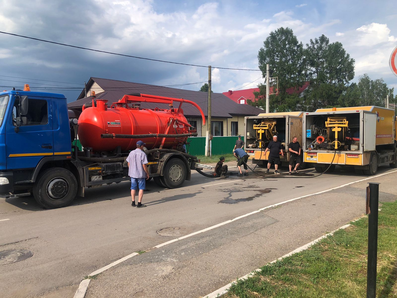 В Уруссу ведутся масштабные работы по прочистке центральной канализации