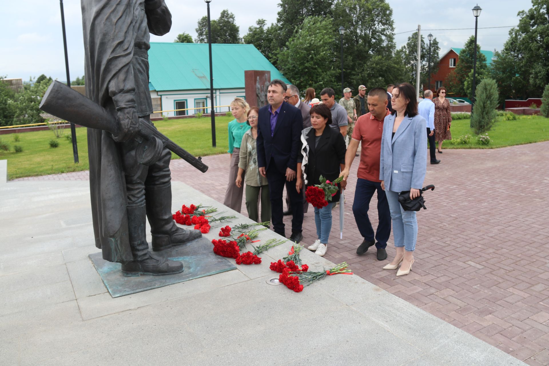 Ютазинцы собрались на митинге в честь Дня памяти и скорби