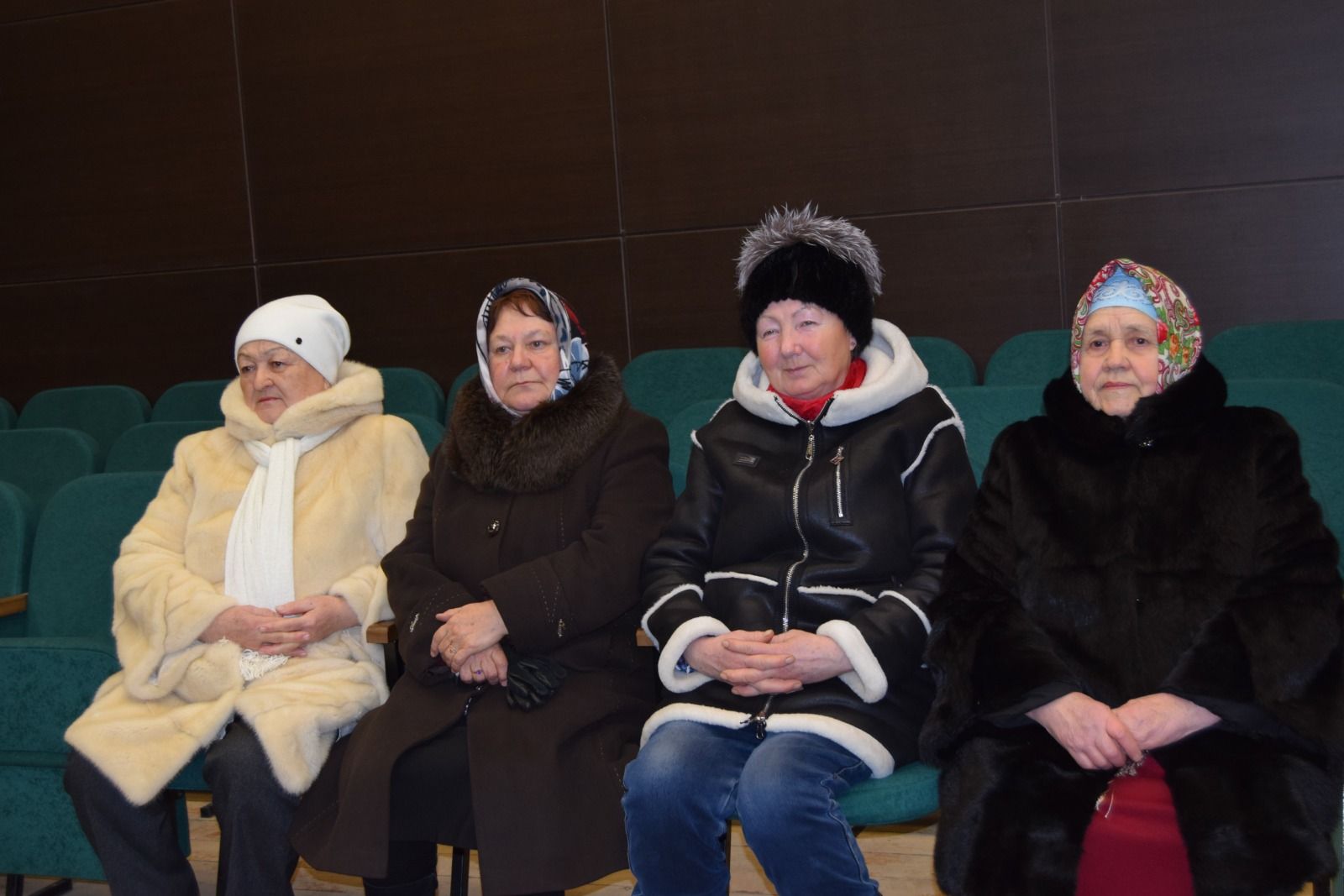 Ютазинцев беспокоят заброшенные дома и здания