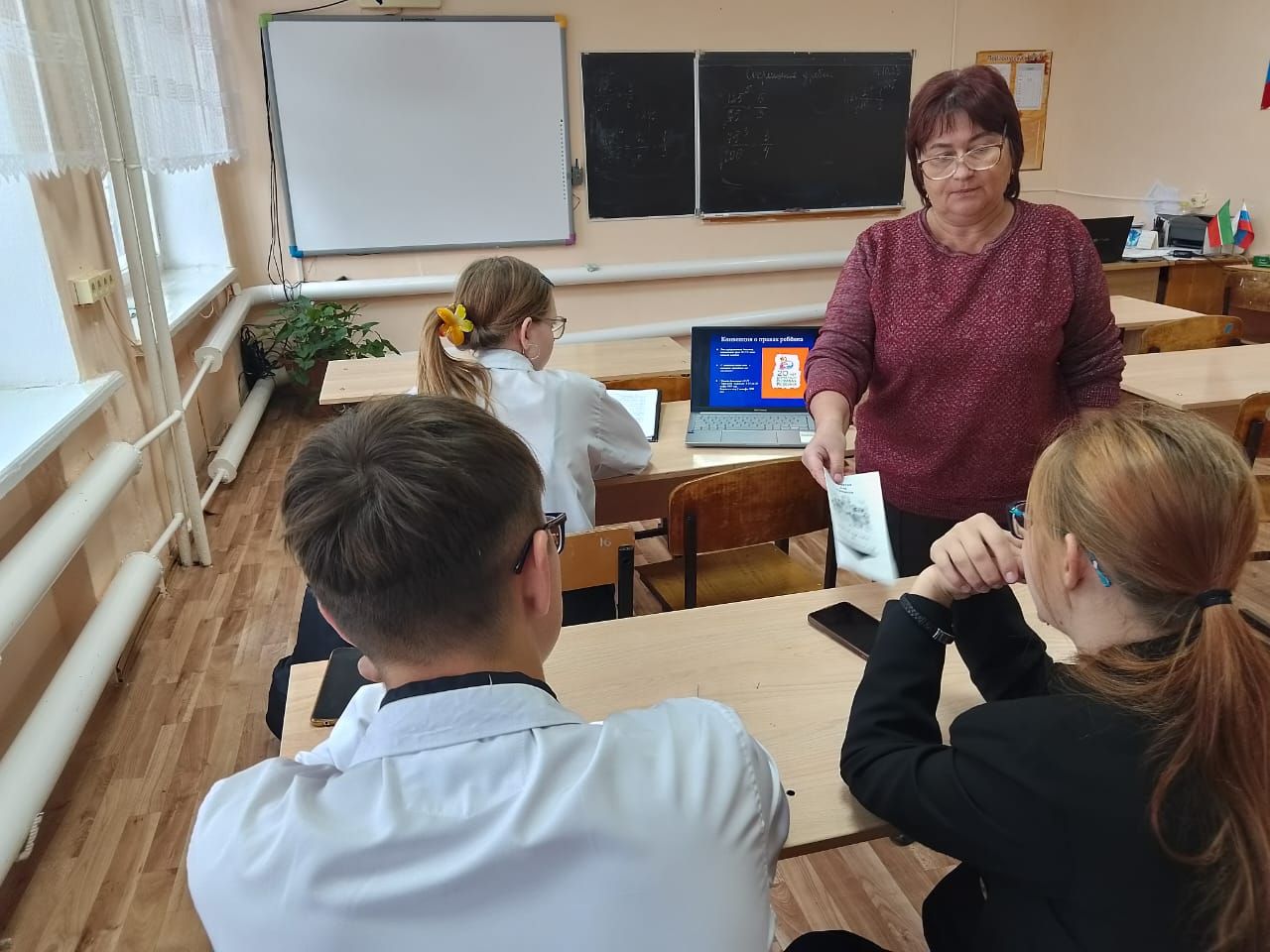 В Каракашлинской школе для учащихся старших классов прошел правовой урок «Правовая неотложка»