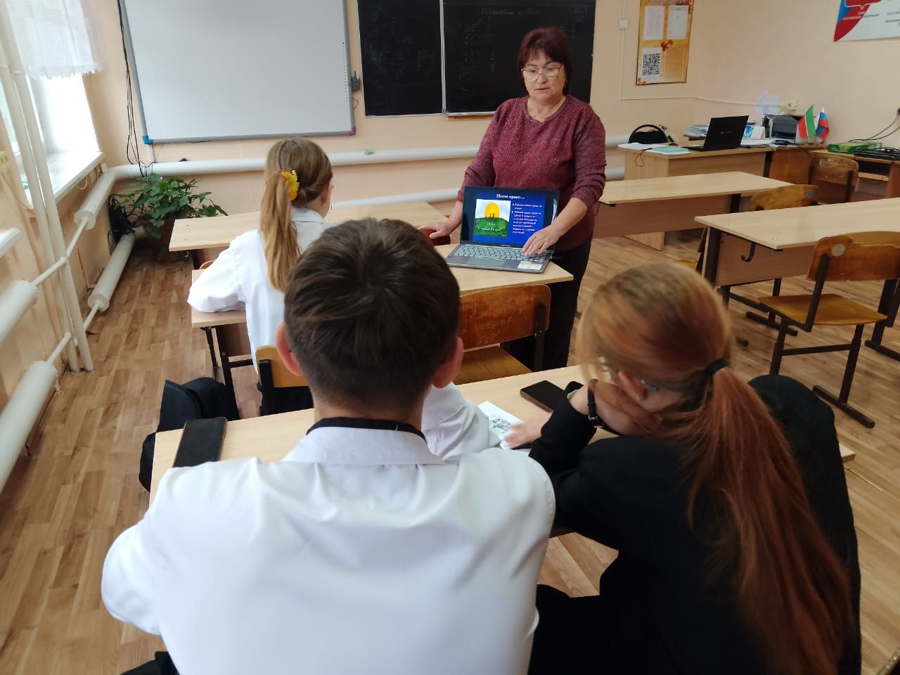В Каракашлинской школе для учащихся старших классов прошел правовой урок «Правовая неотложка»