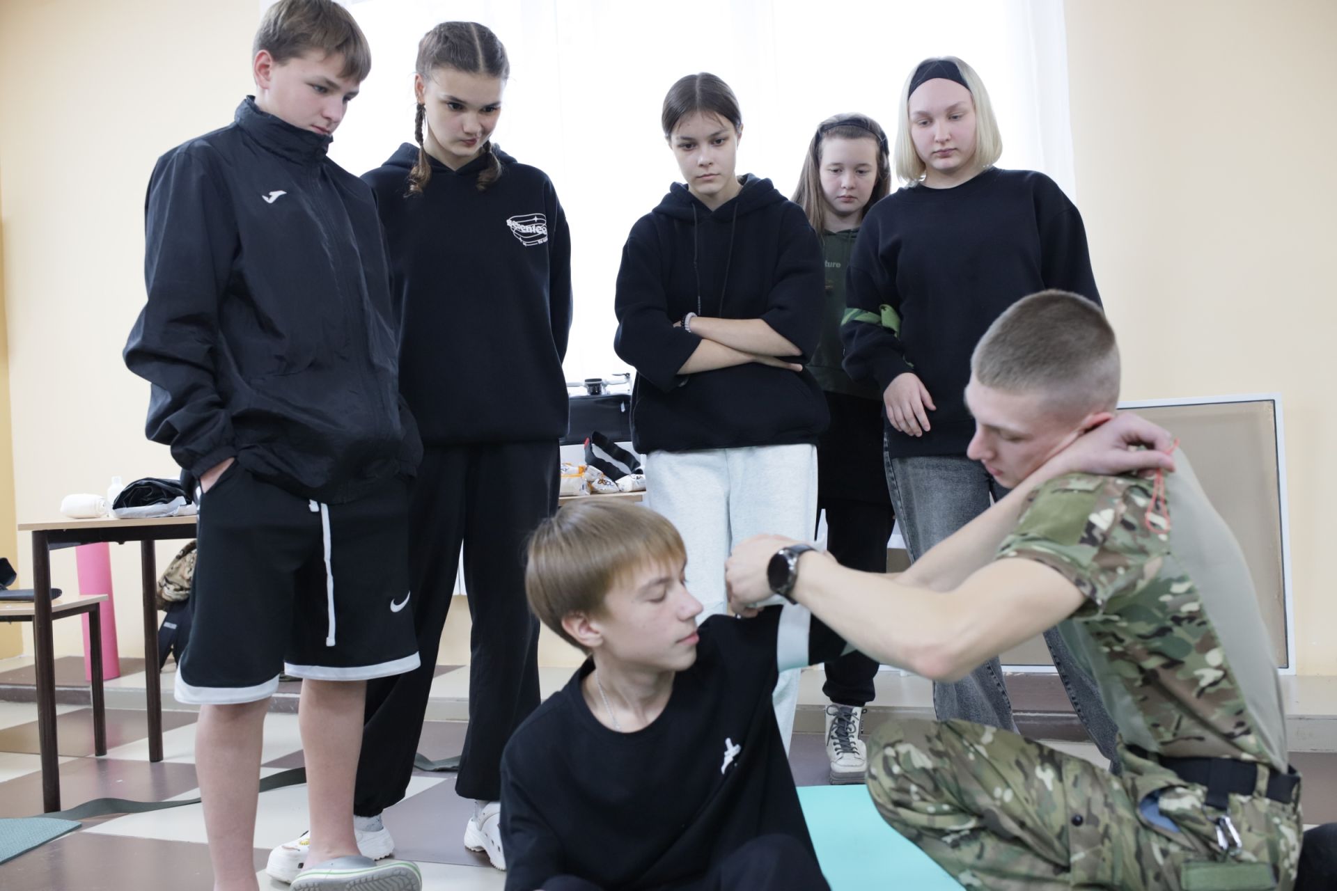 Участники форума «Будущее в наших руках» освоили азы тактической медицины