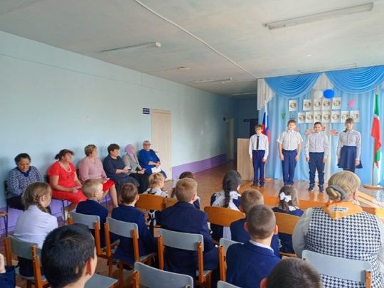 Яркий праздник в Акбашской школе: концерт ко Дню учителя