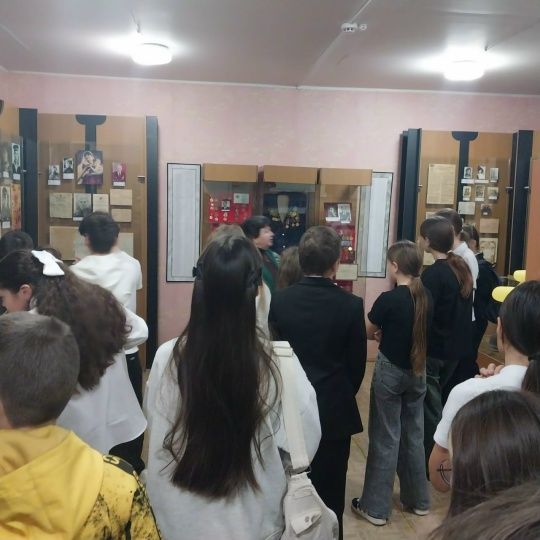 Экскурсия по залам Каракашлинского музея