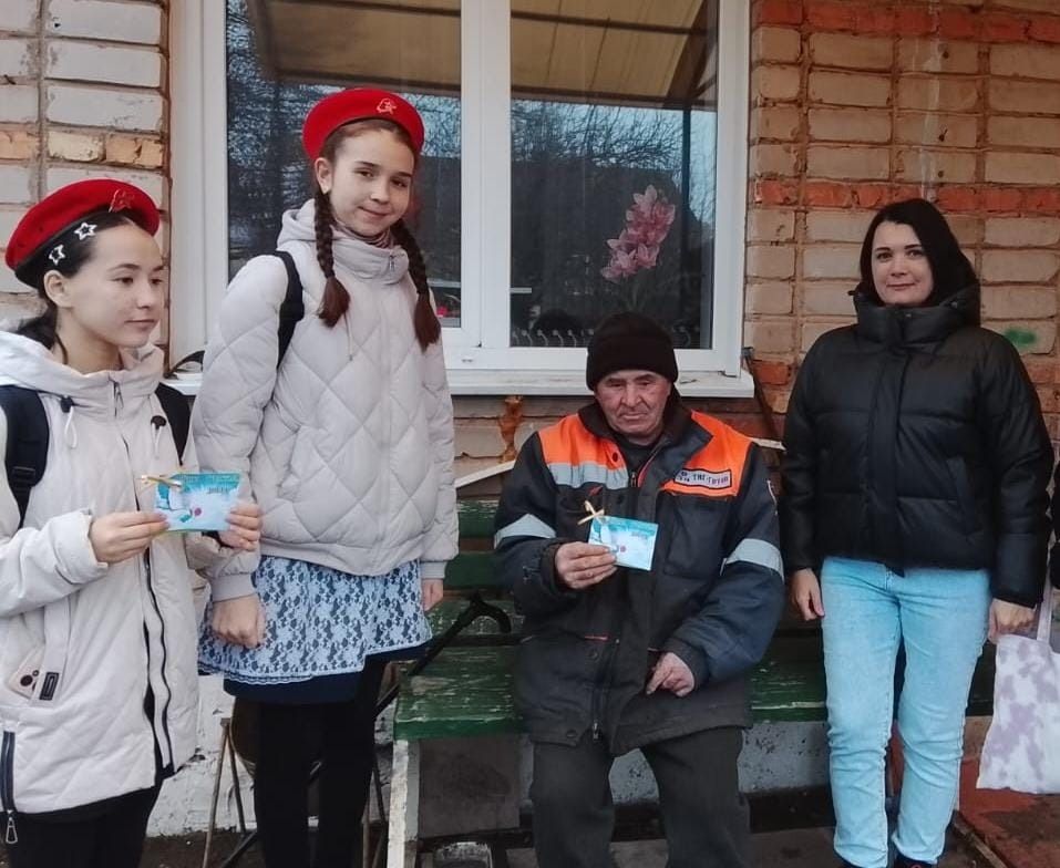 «Сила человека»: юнармейцы подарили тепло односельчанам