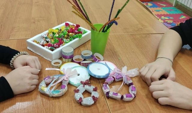Сладкие шедевры: юные дизайнеры создают новогодние чудеса