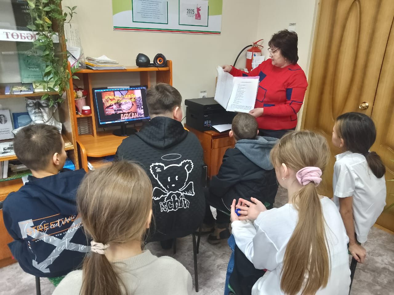 12 февраля в Каракашлинской сельской библиотеке провели час мужества «Афганистан – наша память»