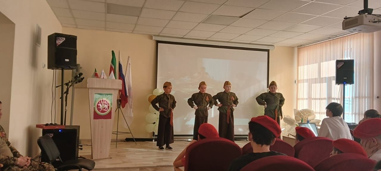 Дымтамакские школьники встретились с выпускником школы, участвующим в СВО