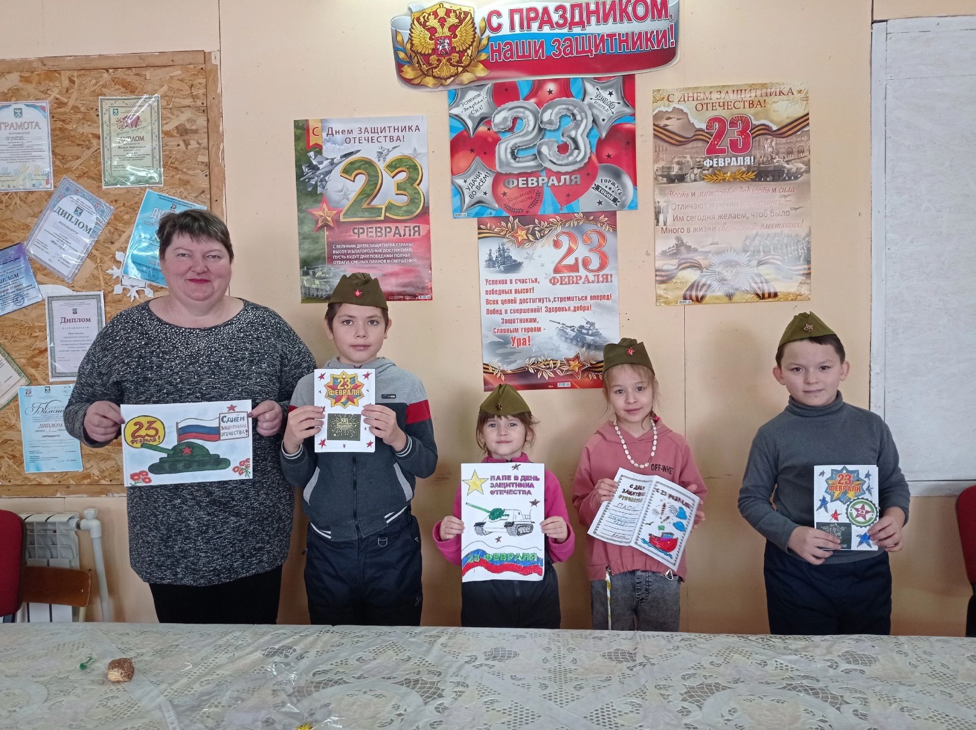 В Кряш-Булякском сельском клубе прошел творческий час «Подарок папе»
