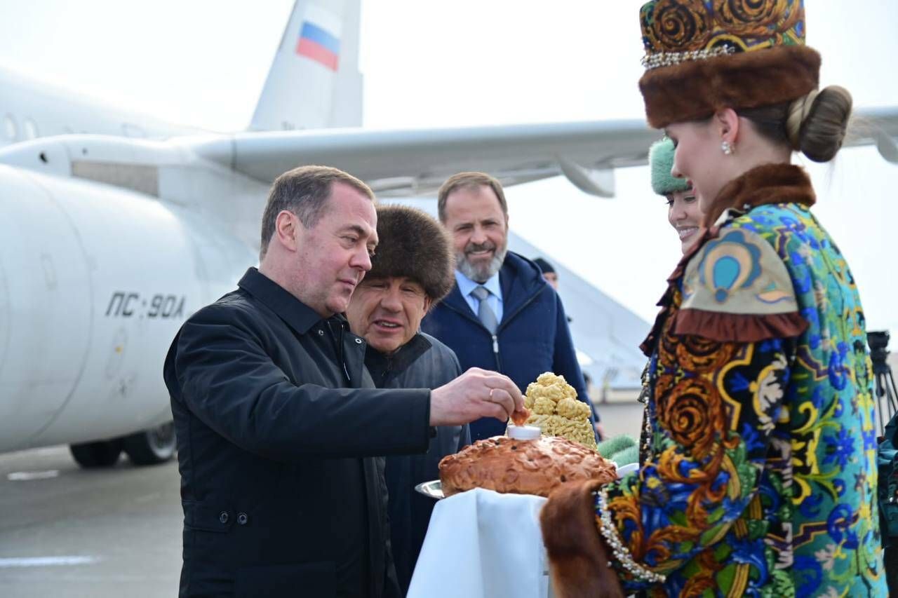 Дмитрий Медведев прибыл в Казань