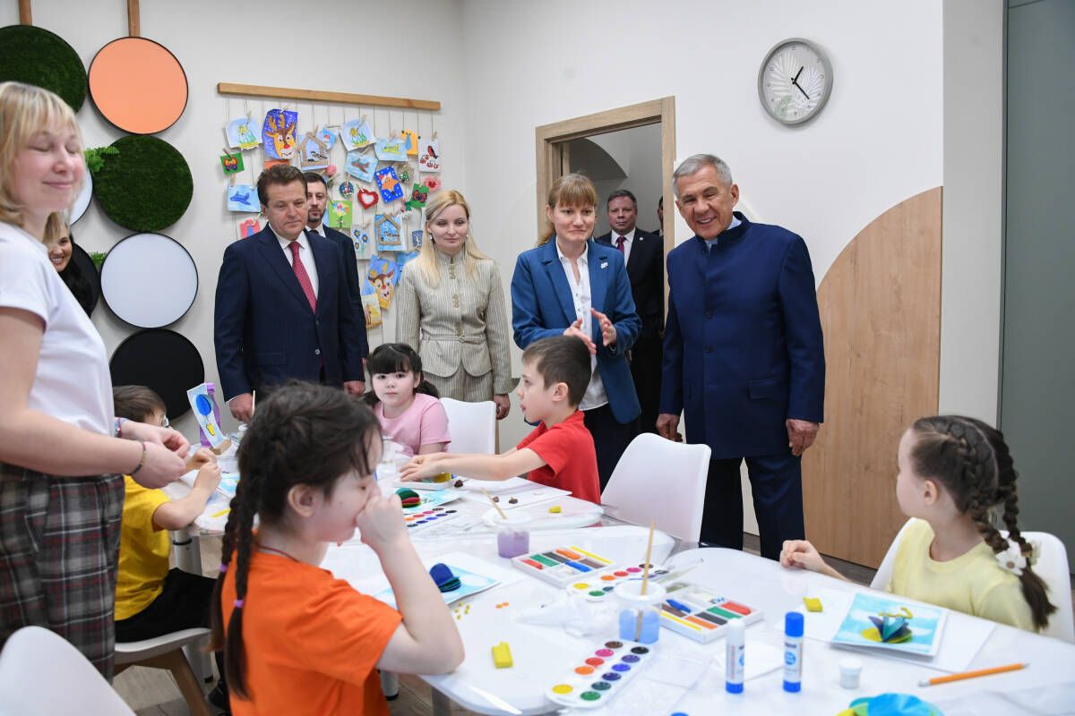 Рустам Минниханов посетил детский инклюзивный центр «Тылсым» в Казани