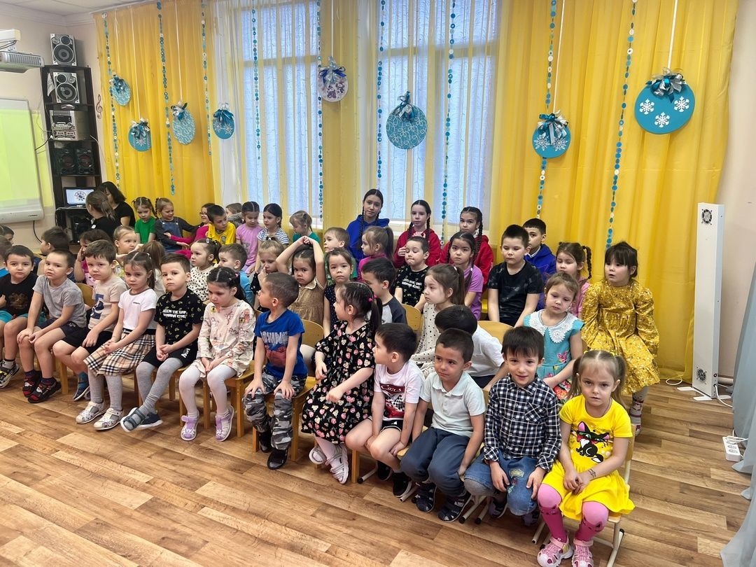 Уруссинские школьники отмечают День родного языка