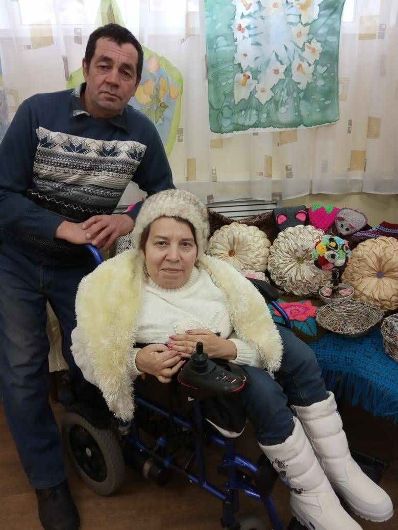 За спицы взялись даже мужчины