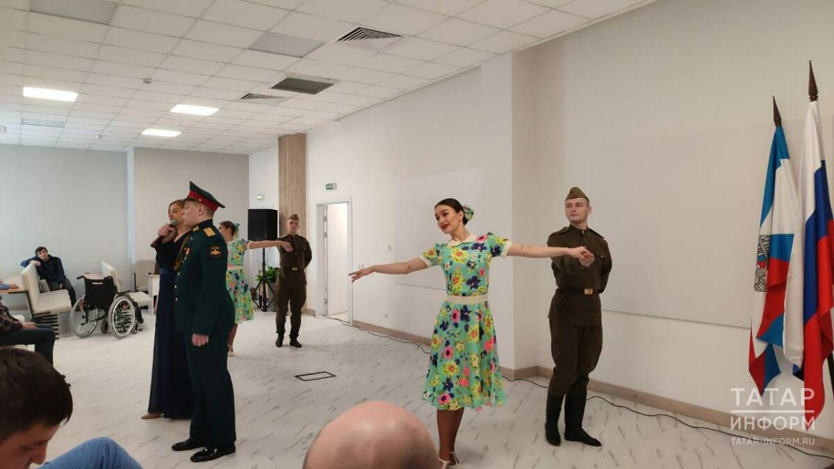 Военный оркестр из Санкт-Петербурга выступил перед бойцами СВО в казанском госпитале