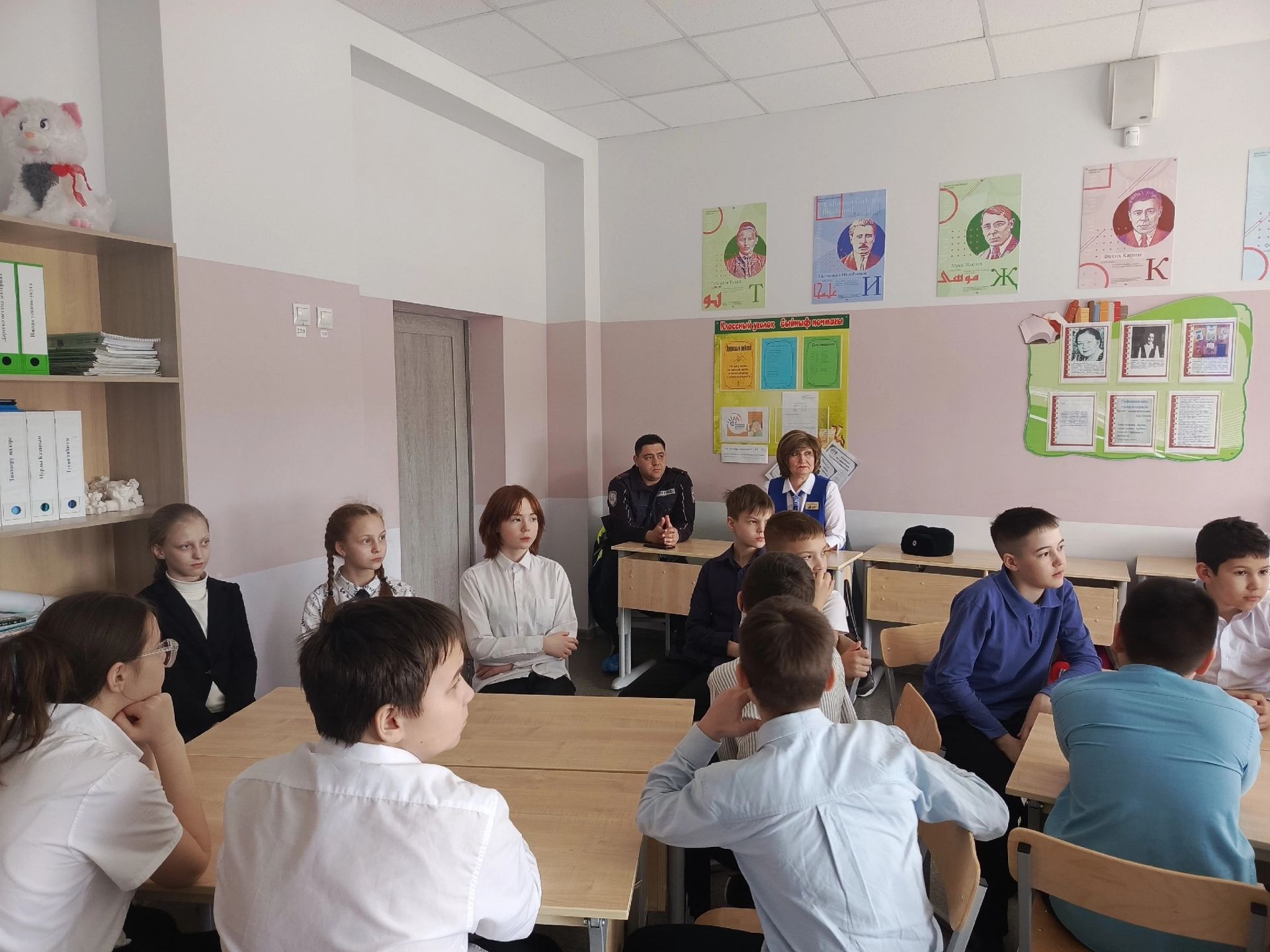 В Уруссинской школе №2 провели игру-викторину «Знаешь ли ты ПДД?»