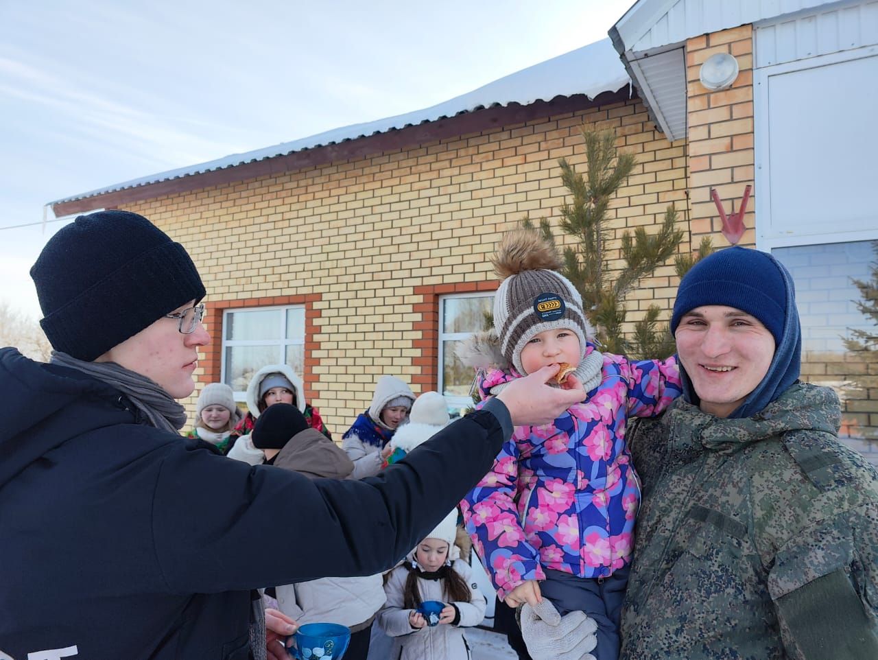 На Масленицу – в павлопосадских платках