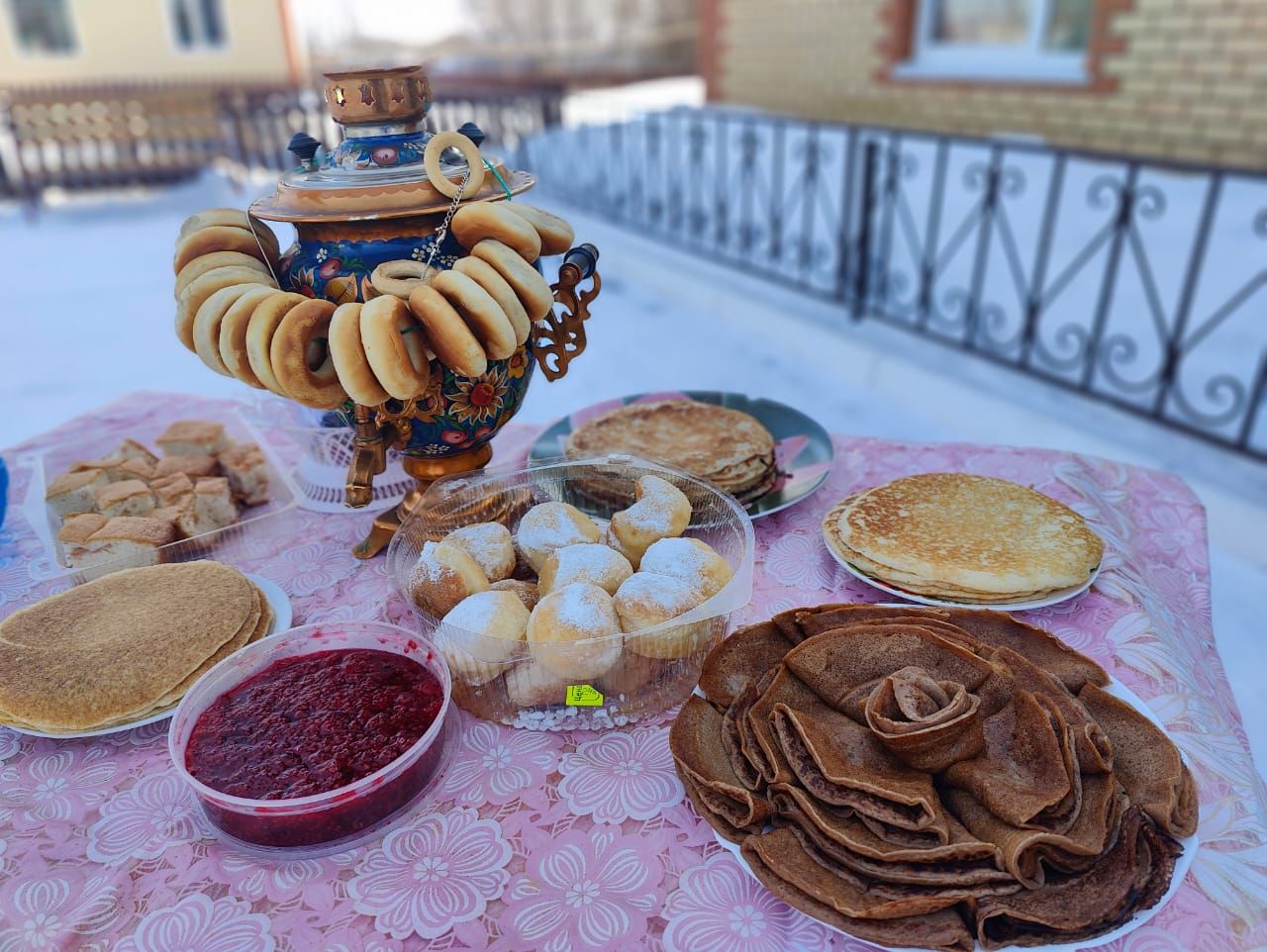 На Масленицу – в павлопосадских платках