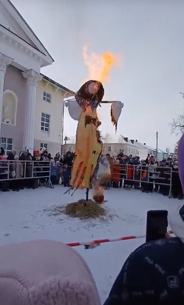 Урыссуның мәдәният йорты мәйданында - Май чабу, ә стадионда - мотор тавышы