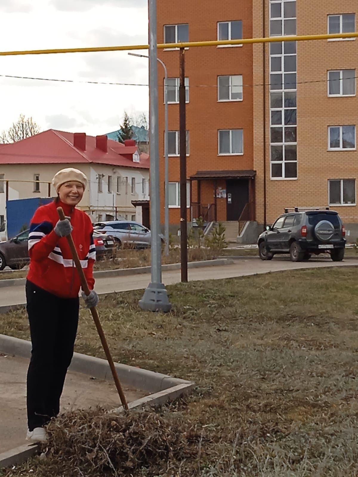 Уруссу: жители объединяются для чистоты и красоты своих дворов