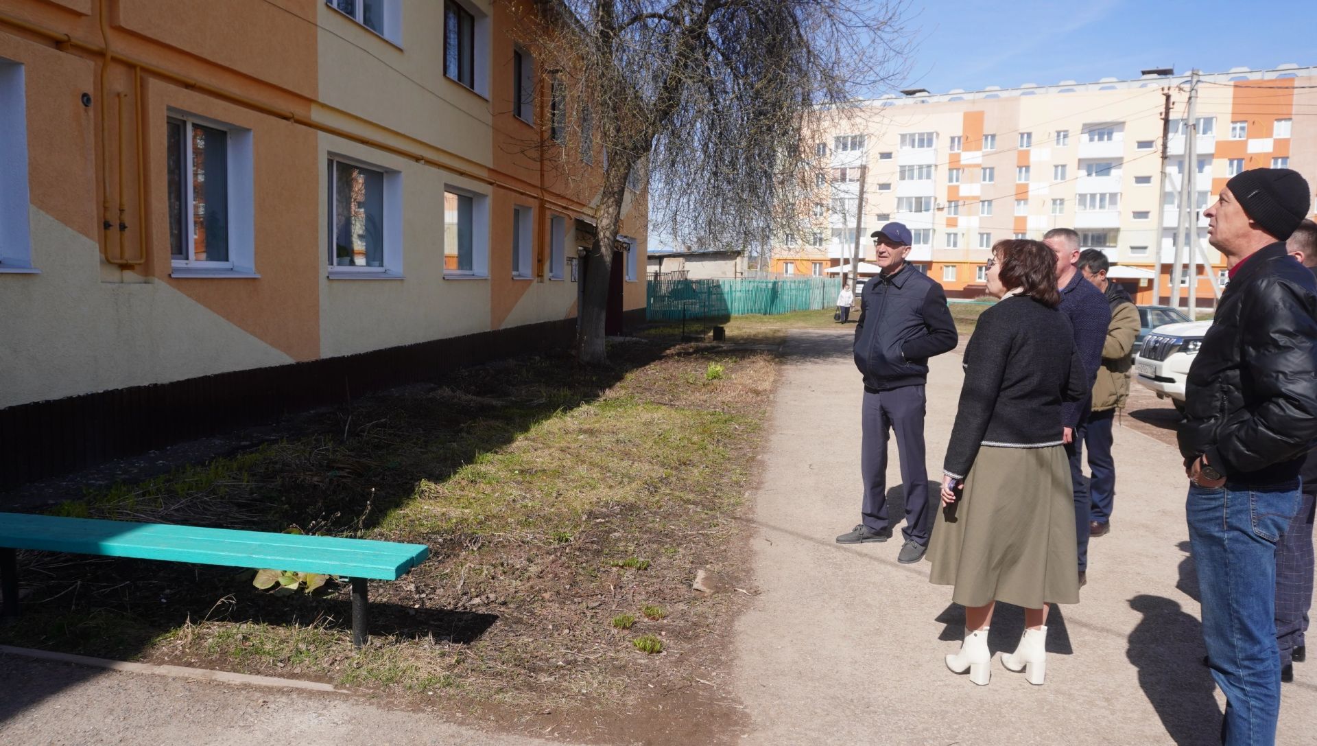 Глава Ютазинского района проверил готовность общественных пространств к праздничному сезону