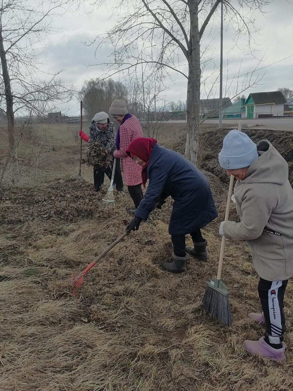 В Старых Уруссу стартовала экологическая акция по благоустройству родника «Исмагыйль»