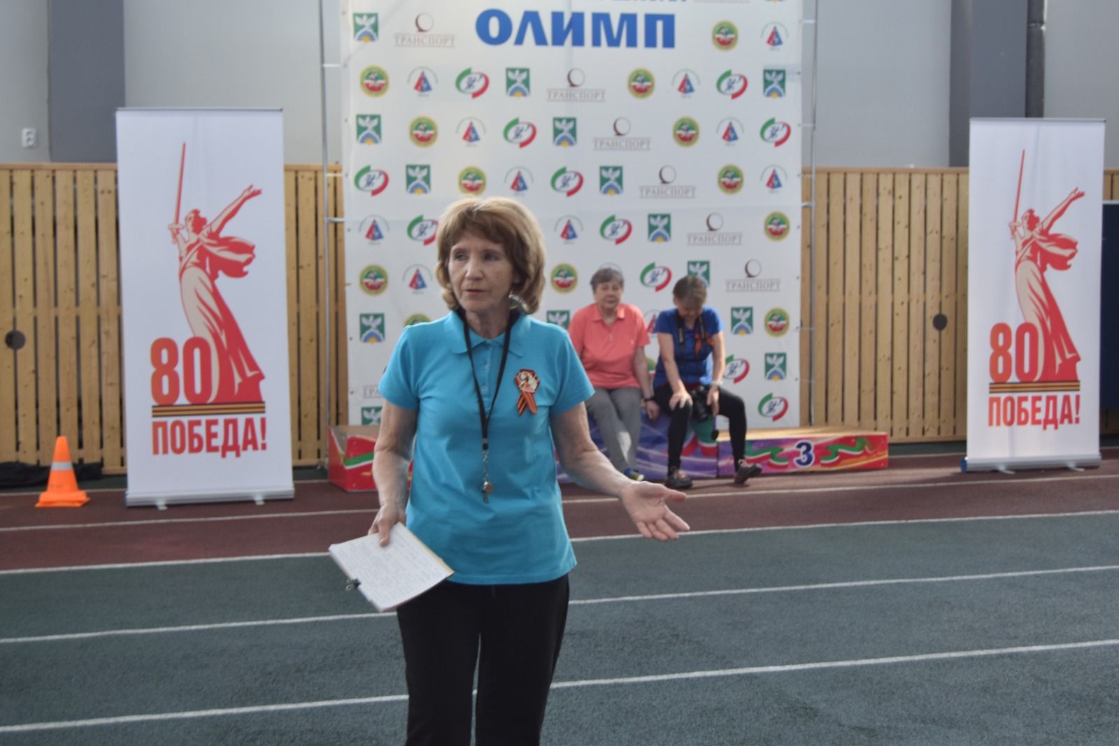 Девчата третьего возраста весело стартовали и финишировали