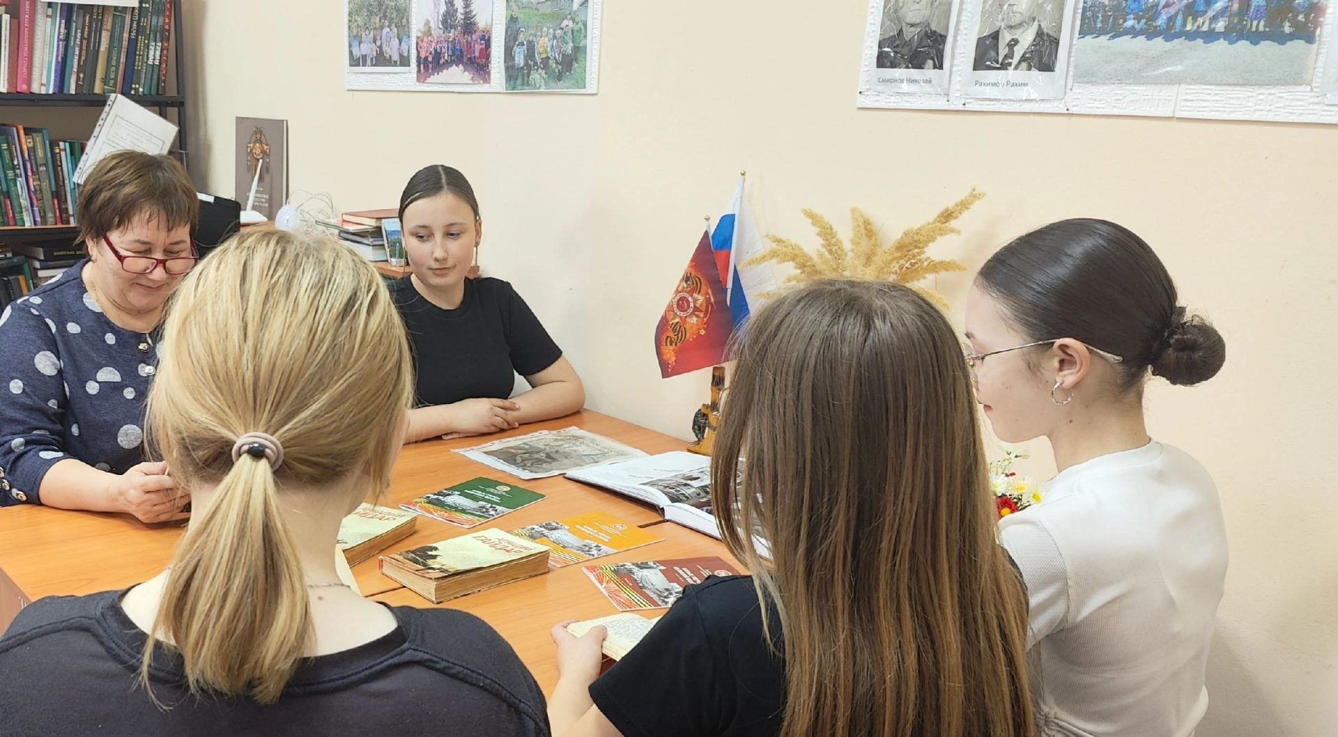 В Подгорновской сельской библиотеке прошли громкие чтения «Читаем книги о войне»