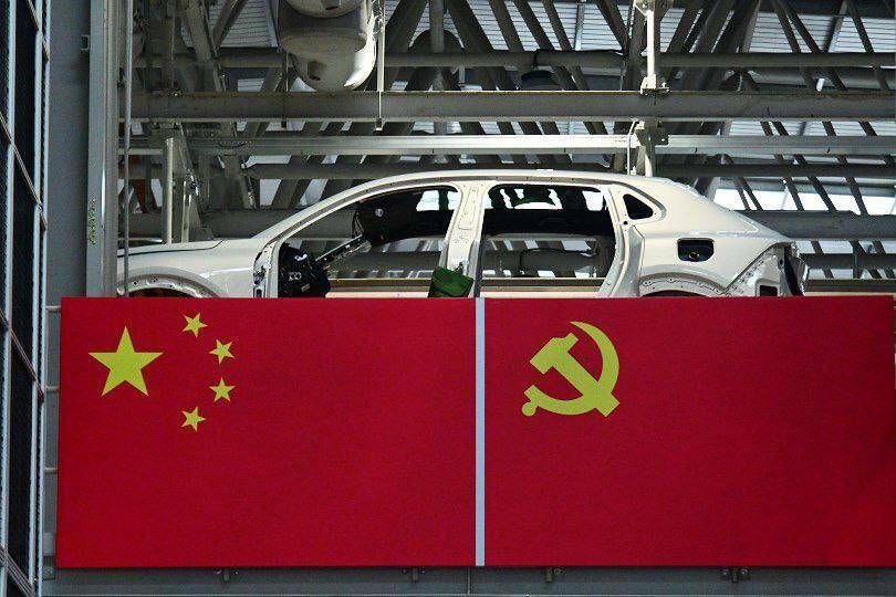 Рустам Минниханов посетил автозавод Changan