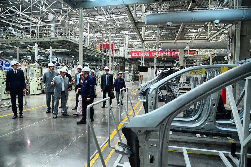 Рустам Минниханов посетил автозавод Changan