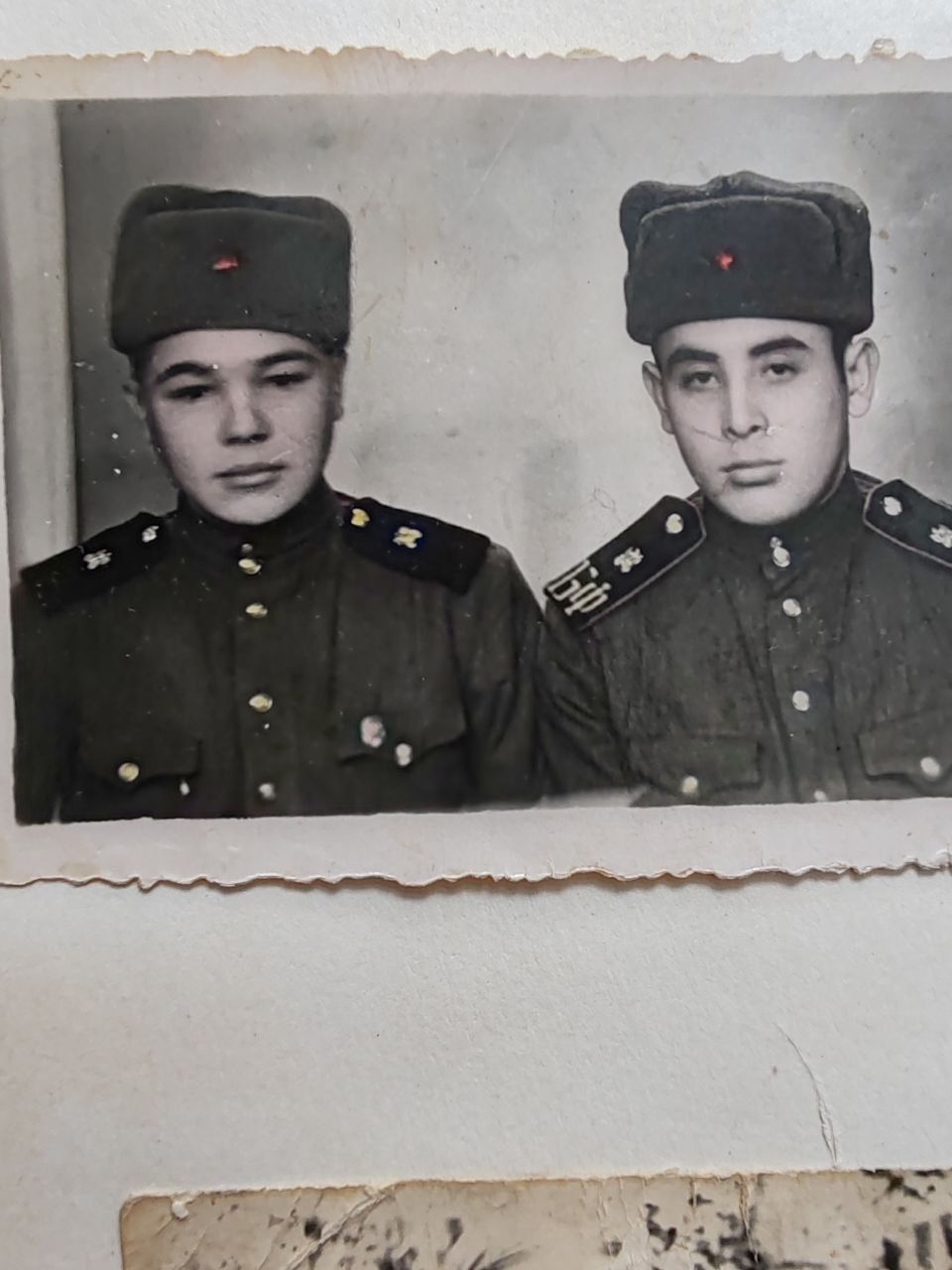 Где бы ни был, отовсюду тянуло домой
