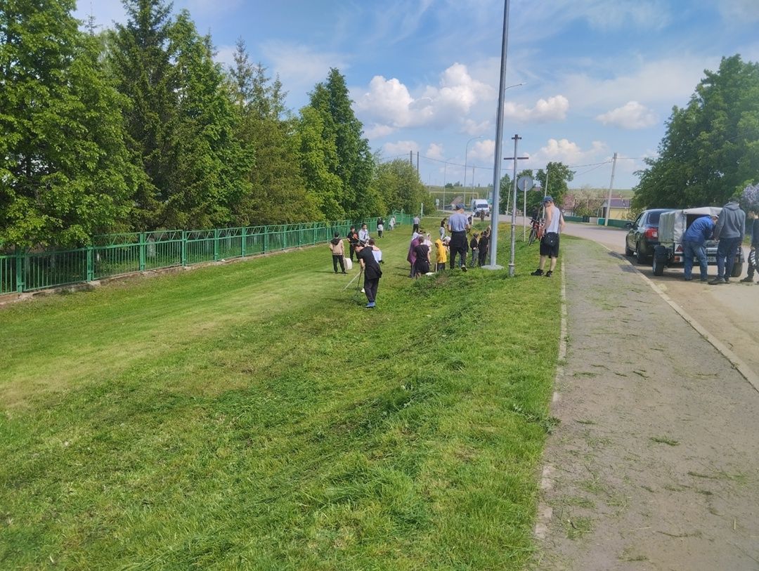 Солнечный субботник в школе Байряки
