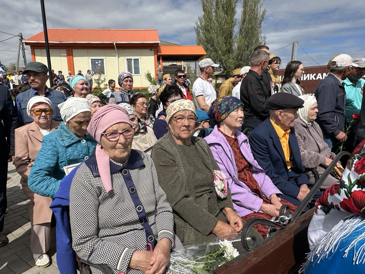 В селе Старые Уруссу Ютазинского района зажгли Вечный огонь
