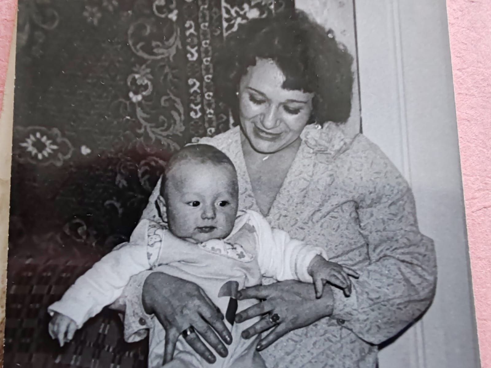 Не они нашли домик в деревне, дом нашел их