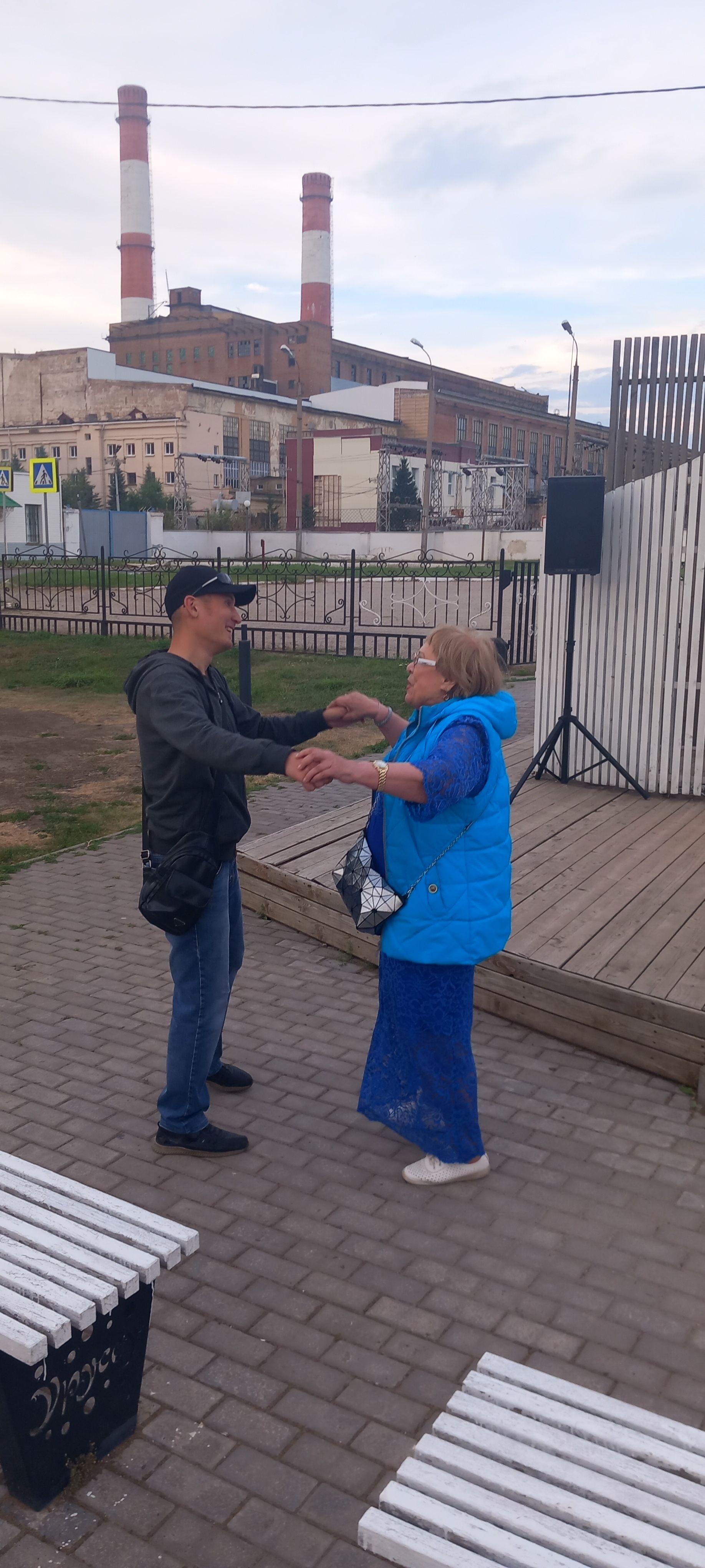 Вечер вальса в парке «Семейный»: музыка, танцы и отличное настроение