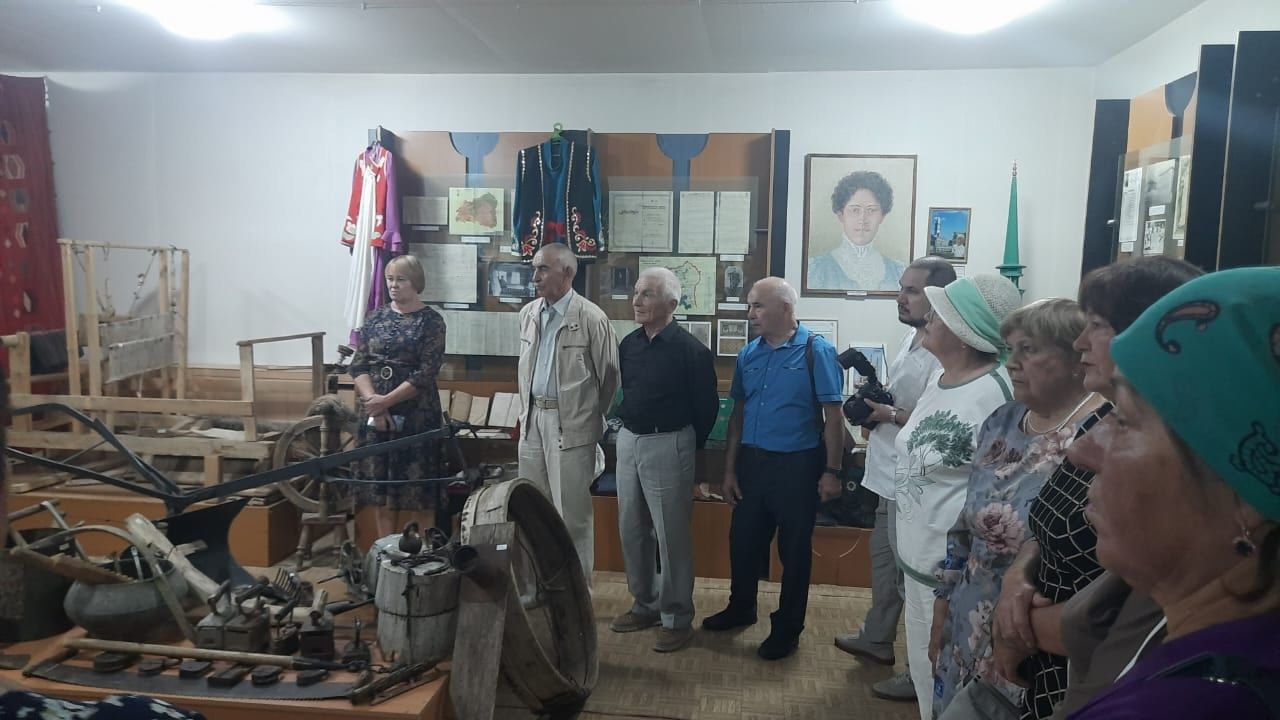 Теплая встреча поколений