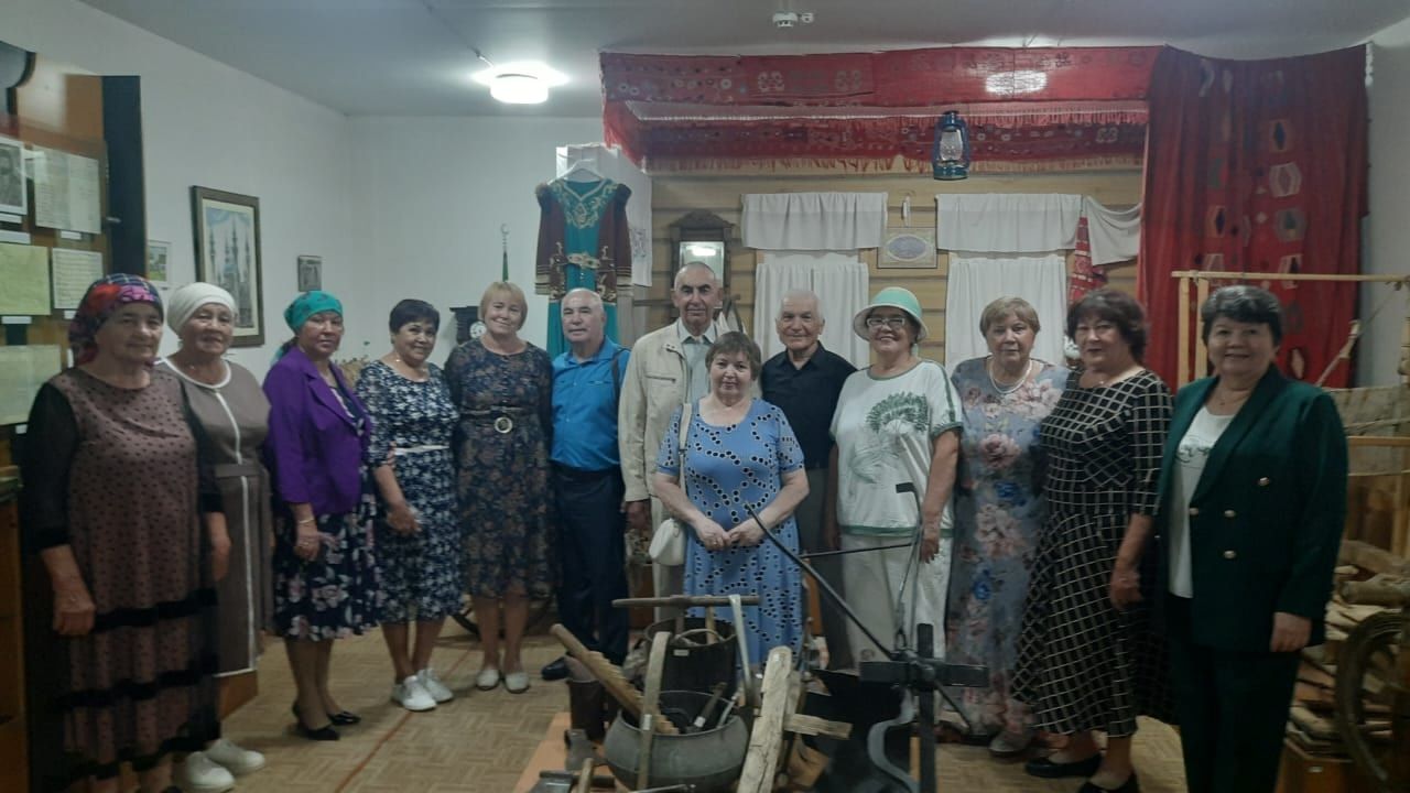 Теплая встреча поколений