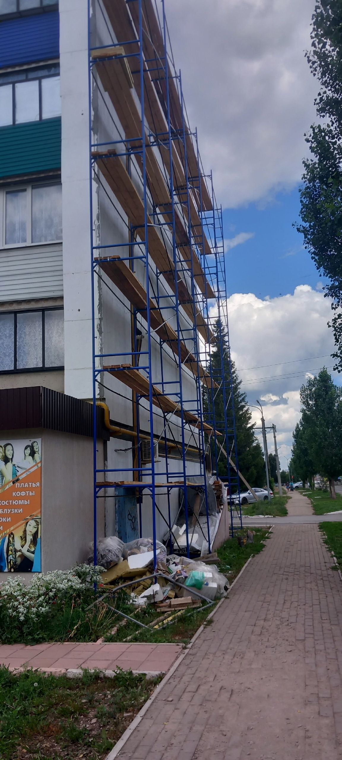 В Уруссу активно утепляют фасады многоквартирных домов