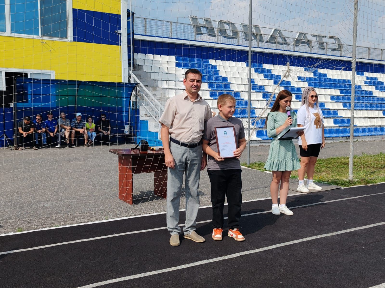 «Энергия» приветствовала физкультурников и спортсменов