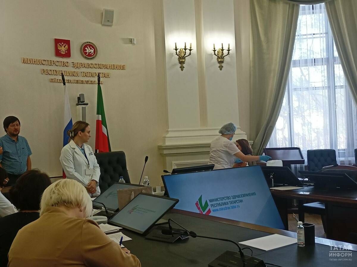 Сотрудники Минздрава РТ вакцинировались от гриппа