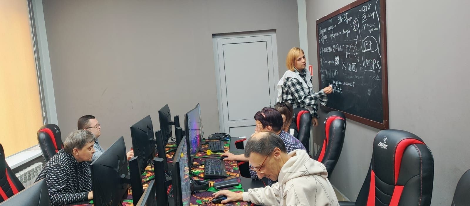 Как «Добро Уроки» помогают людям с ОВЗ освоить цифровые навыки?