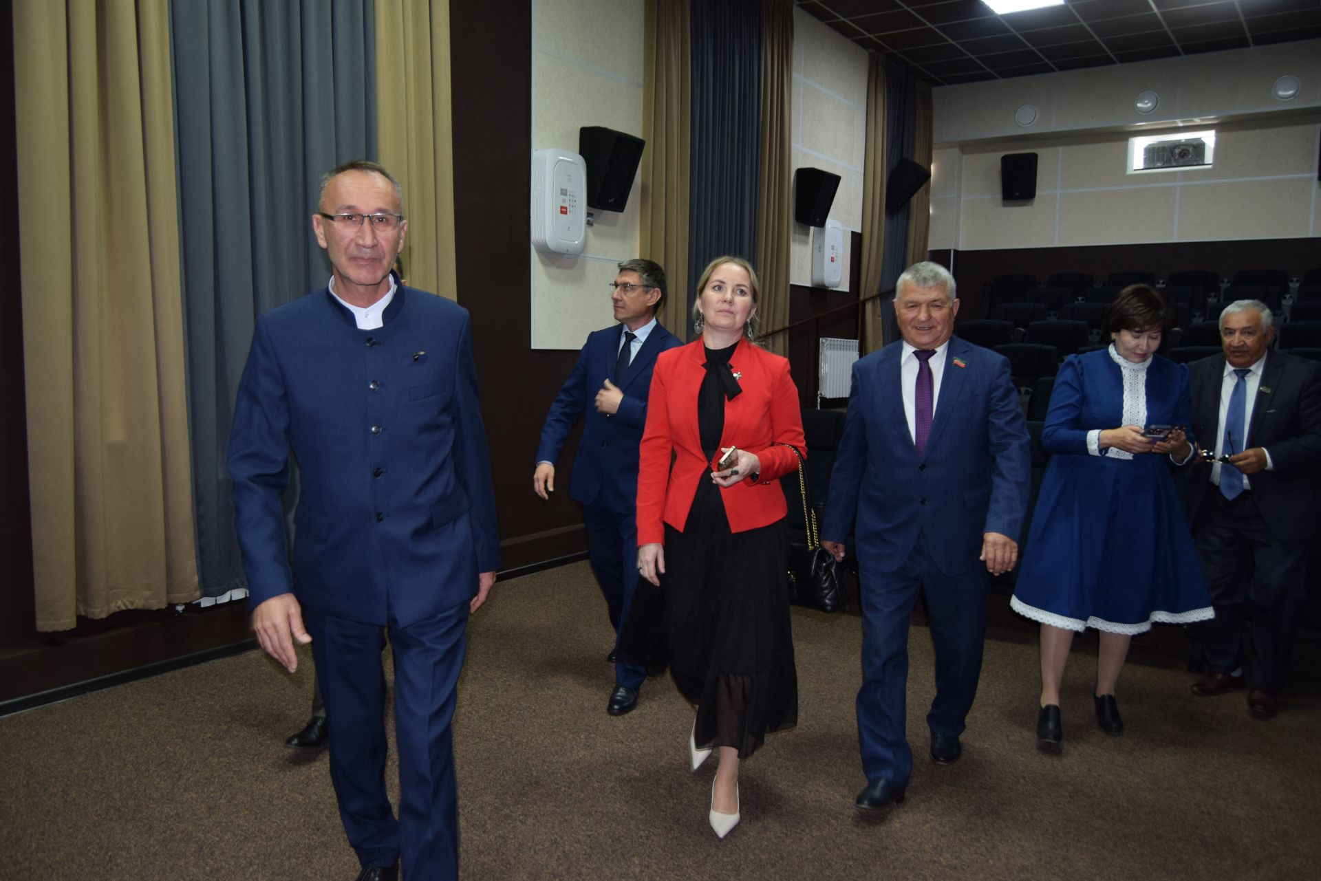 Гости Ютазинского района перед первым заседанием районного совета ознакомились с обновленным РДК