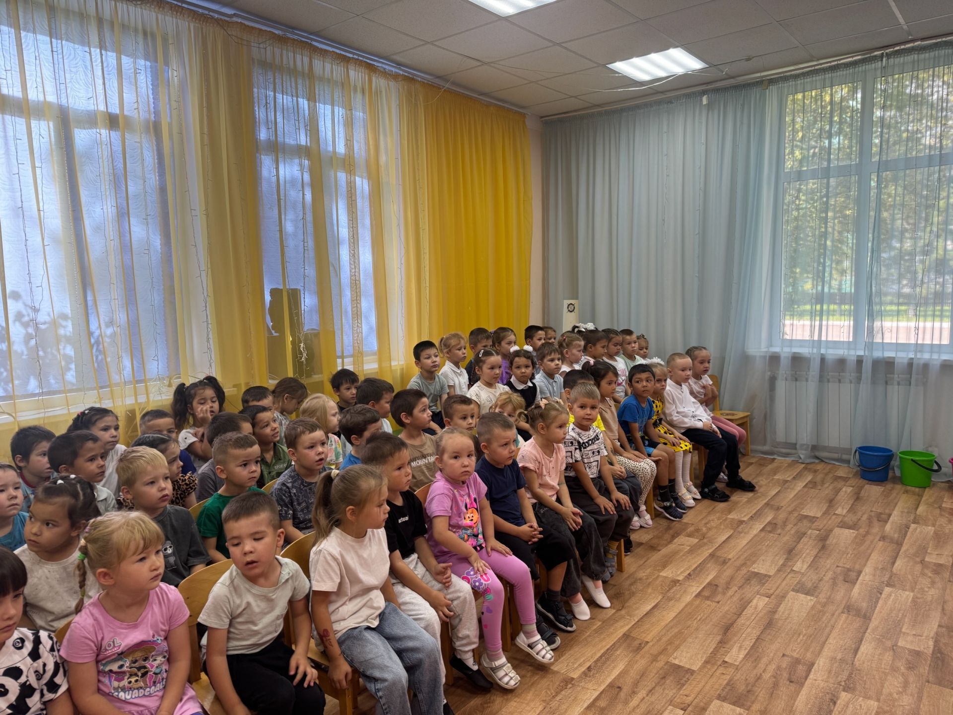 В Уруссинском детском саду №4 отметили «День Знаний с Дружком Барбоскиным»