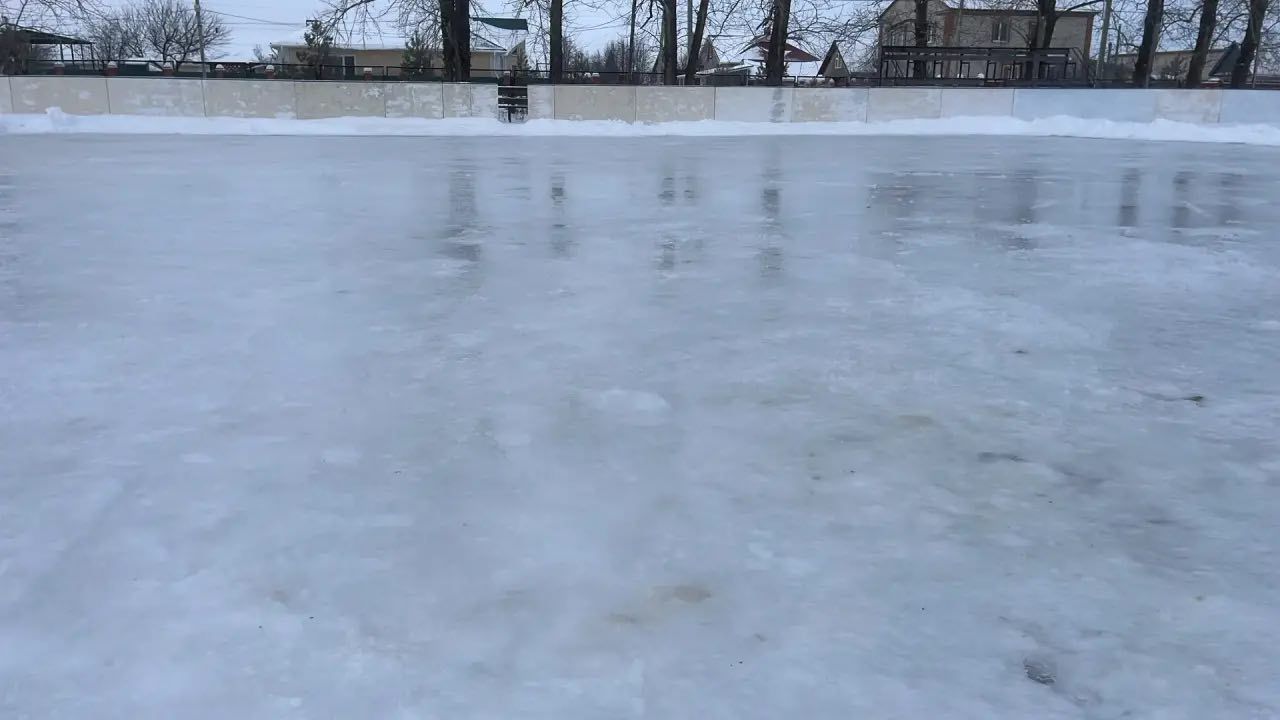 Каток возле ЦДТ закрыт!