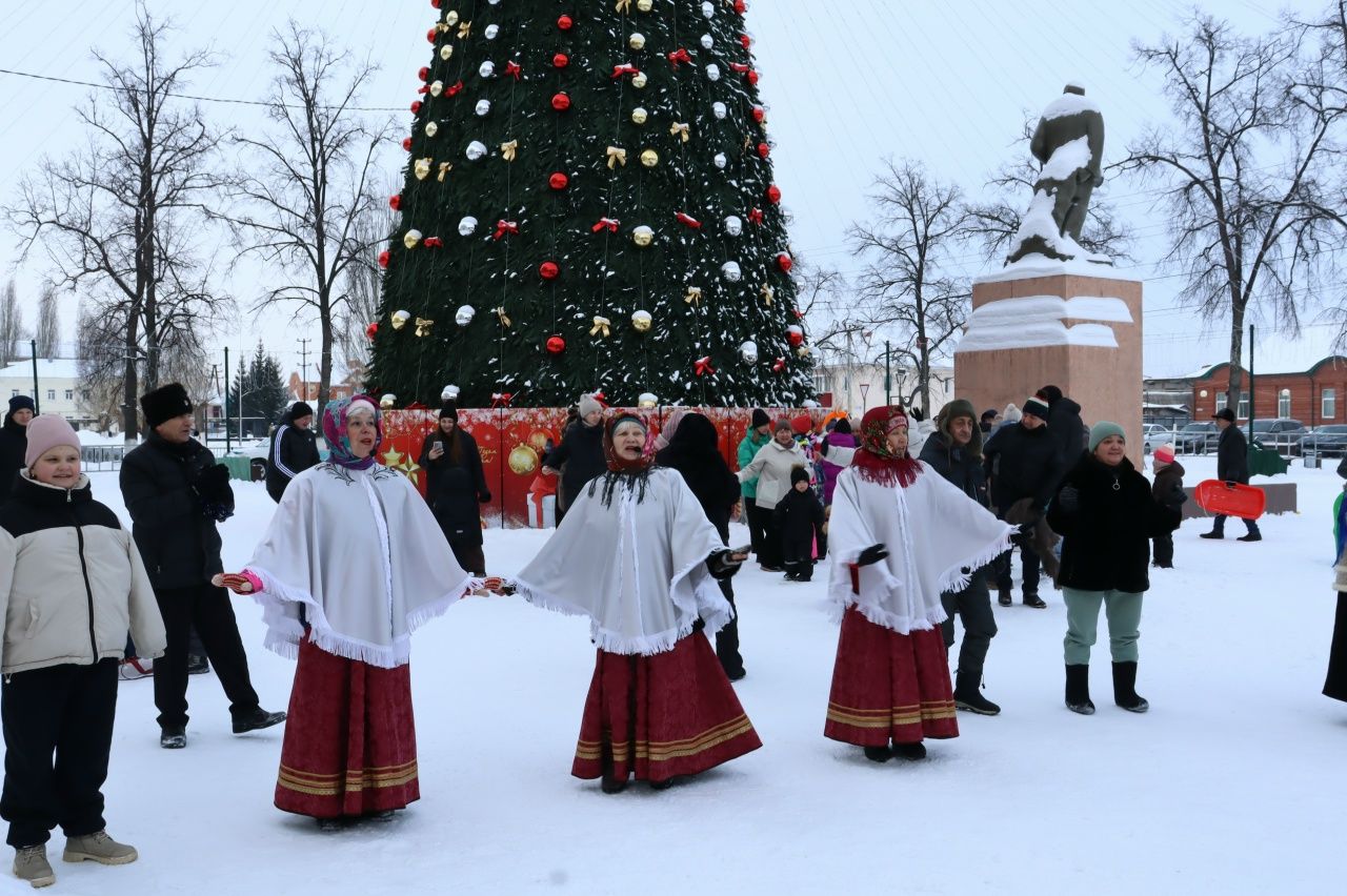 Рождественские гуляния подарили праздник всем жителям района