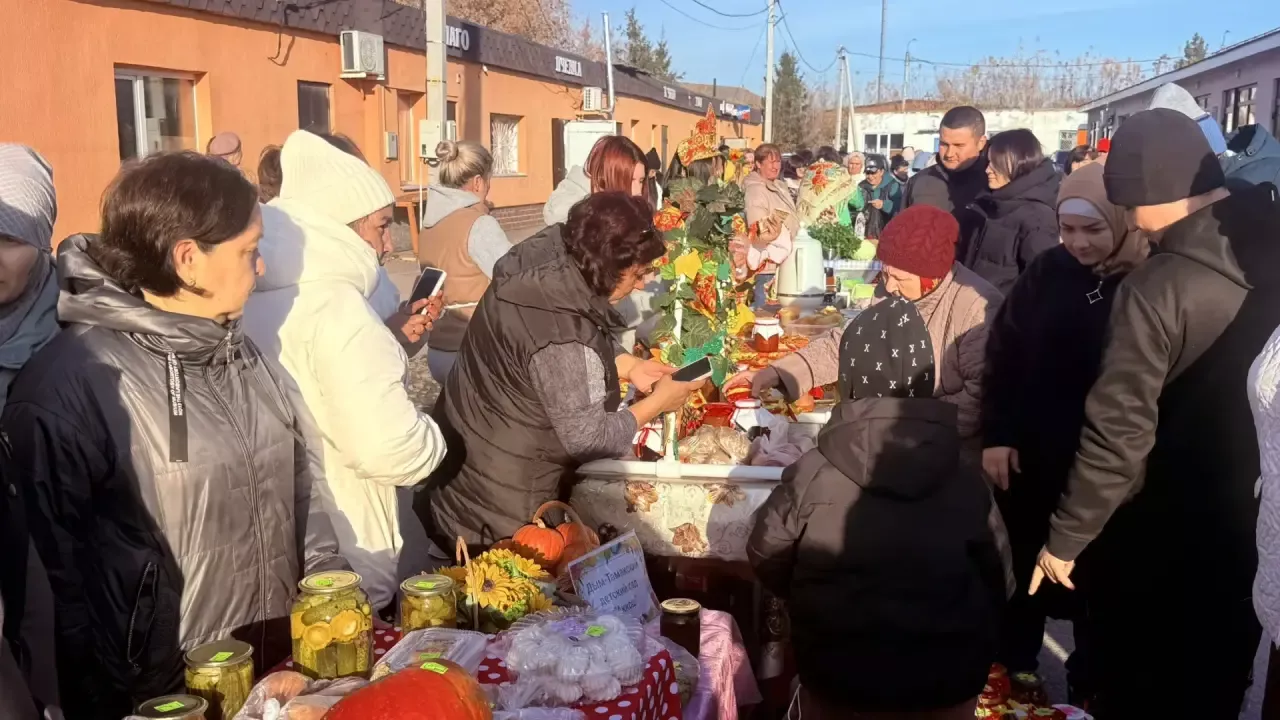 В Уруссу проводили бабье лето большой ярмаркой