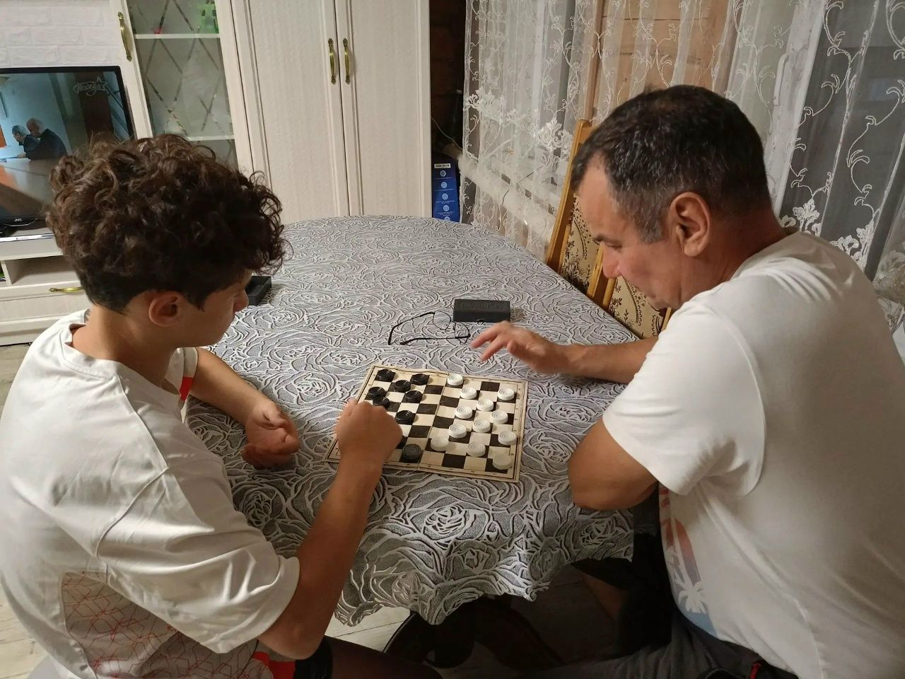Каклы-Кульский клуб отметил День отцов настольными играми