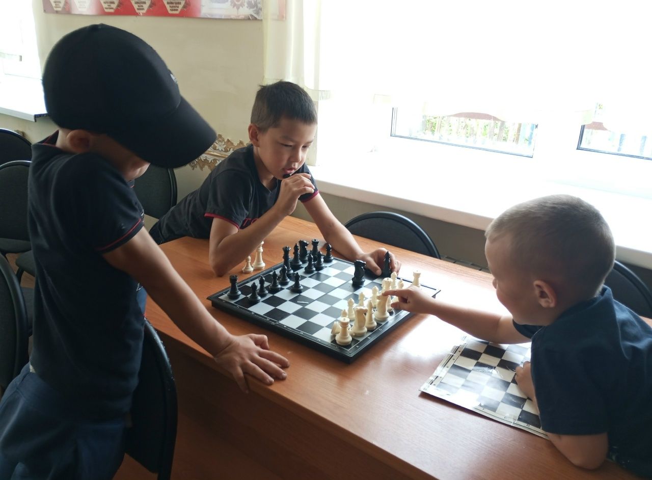 Каклы-Кульский клуб отметил День отцов настольными играми